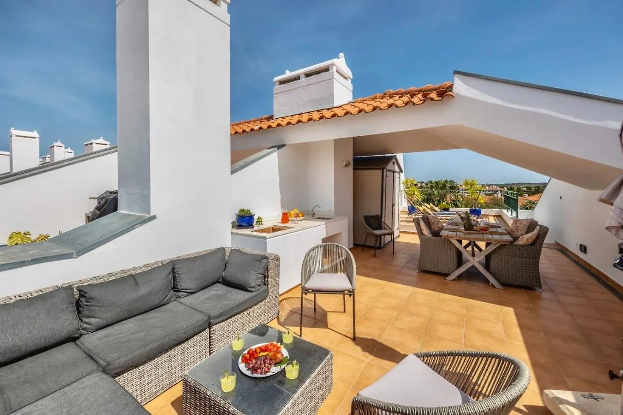 Vila Sol With Pool, Garden & Rooftop Terrace Quarteira Portugalsko