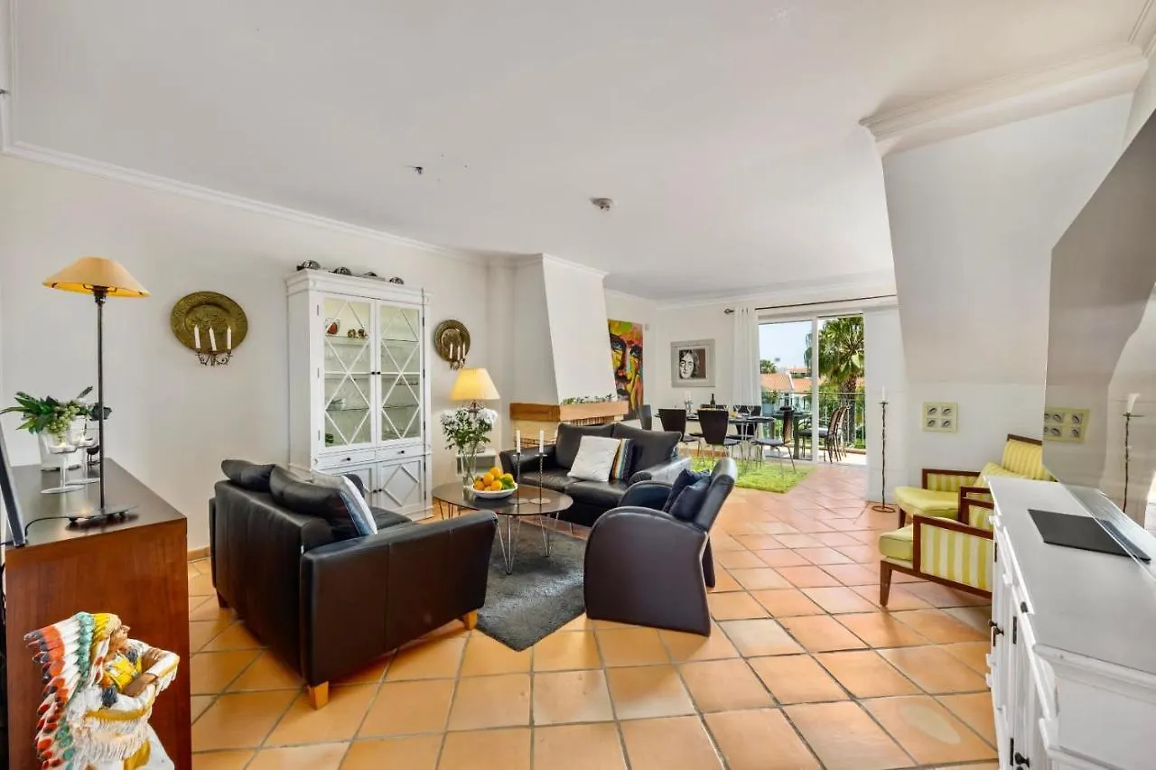 Apartment Vila Sol With Pool, Garden & Rooftop Terrace Quarteira