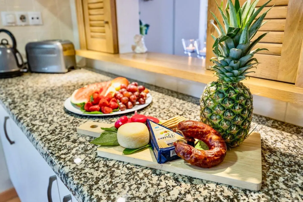 Vila Sol With Pool, Garden & Rooftop Terrace Quarteira 0*,  Portugal