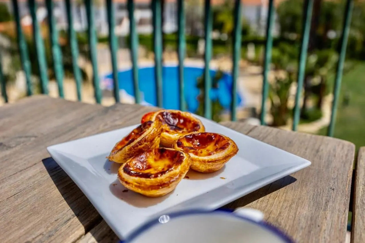 Apartment Vila Sol With Pool, Garden & Rooftop Terrace Quarteira
