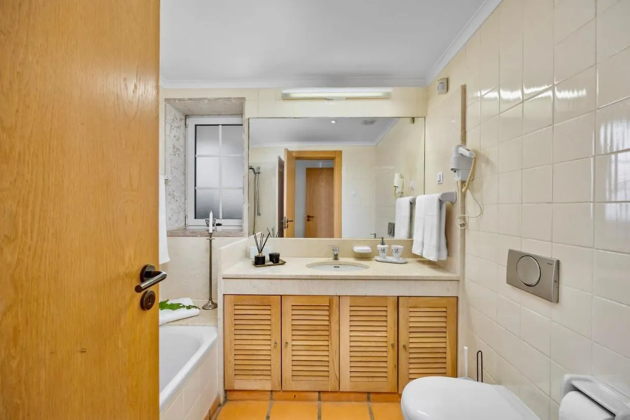 Apartment Vila Sol With Pool, Garden & Rooftop Terrace Quarteira