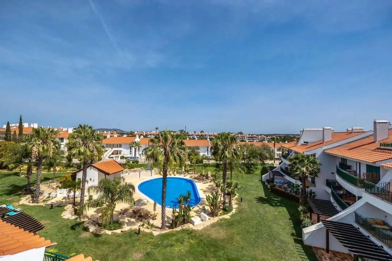 Apartment Vila Sol With Pool, Garden & Rooftop Terrace Quarteira