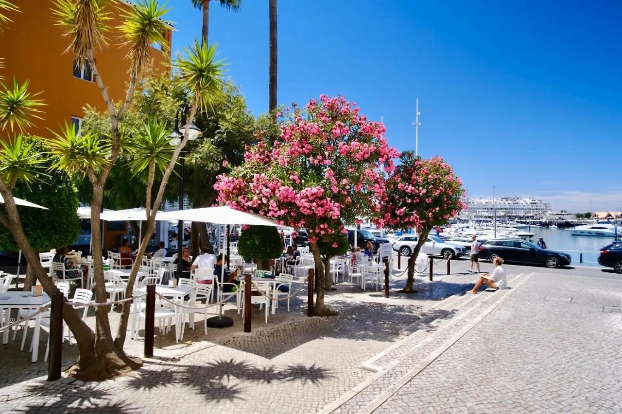 Apartment Vila Sol With Pool, Garden & Rooftop Terrace Quarteira